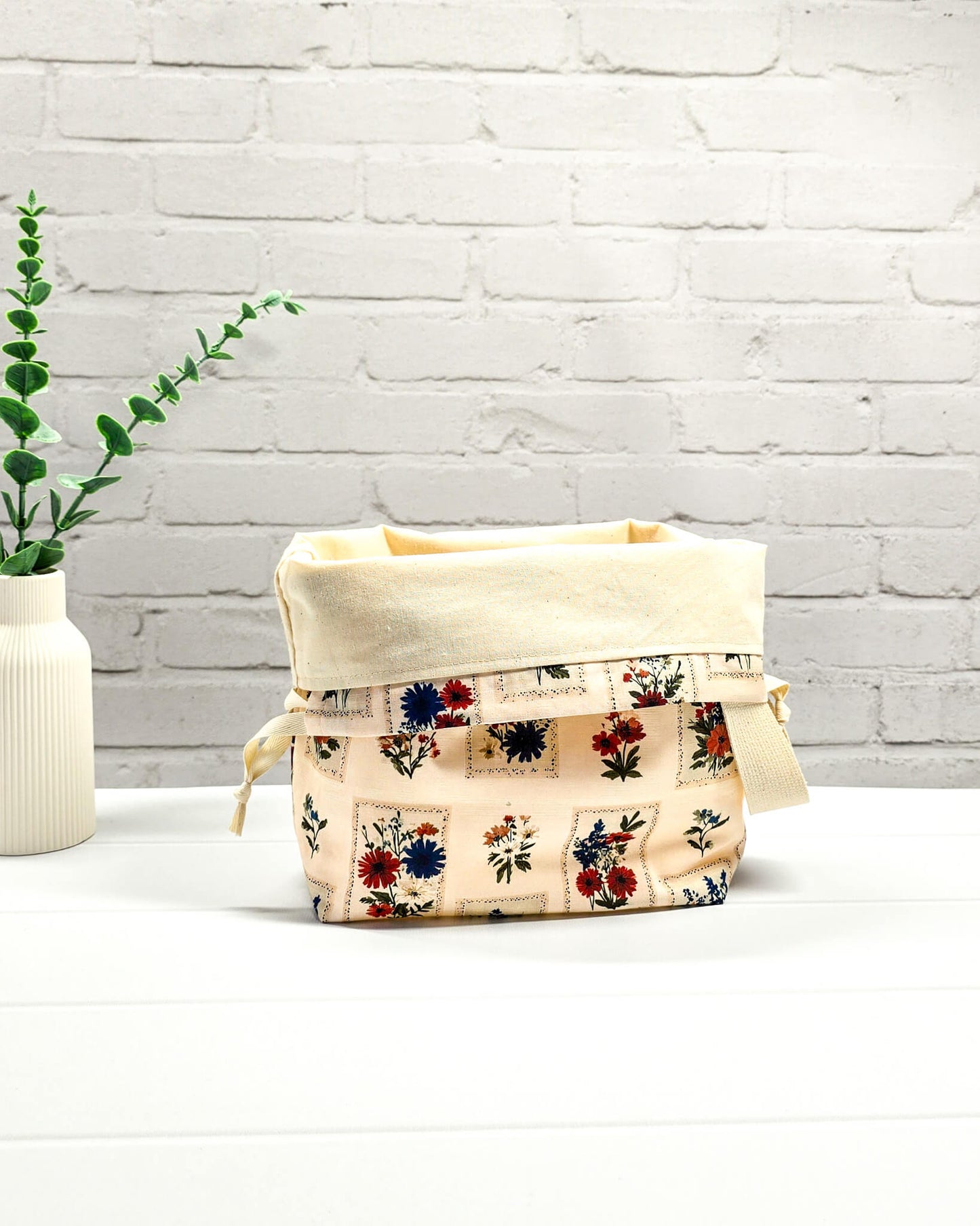 Projekttasche Tuva M Blumen Kachelmuster handgenäht Bayern von Nadelmikado