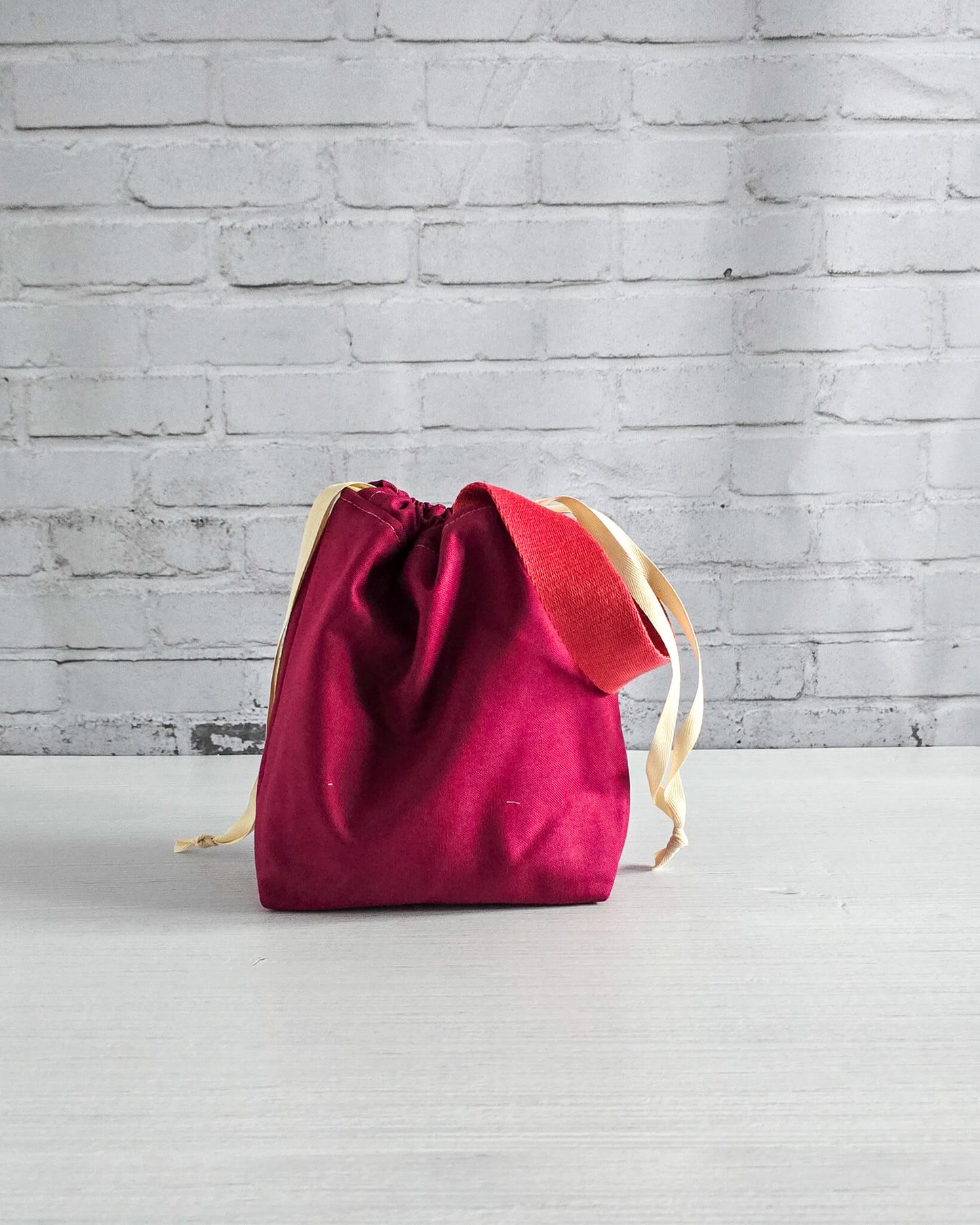 Canvas Projekttasche Tuva S Berry handgenäht in Bayern von Nadelmikado