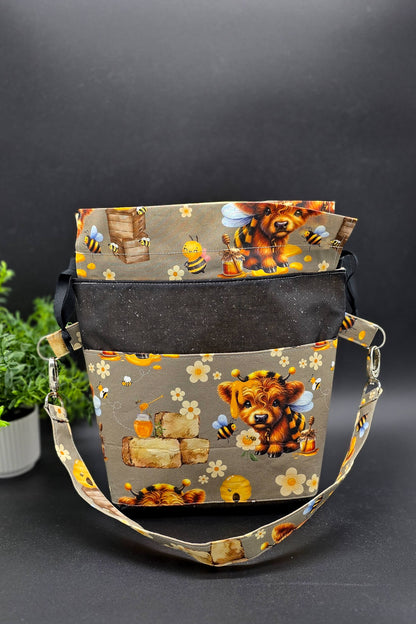 Huldra Bag "Bee Joy" – Handgenähte Projekttasche mit Charme