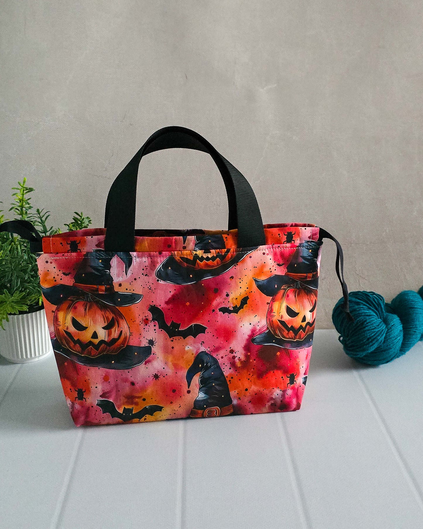 Projekttasche Pumpkin Witch – Kürbisgesichter mit Hexenhut & Fledermäusen