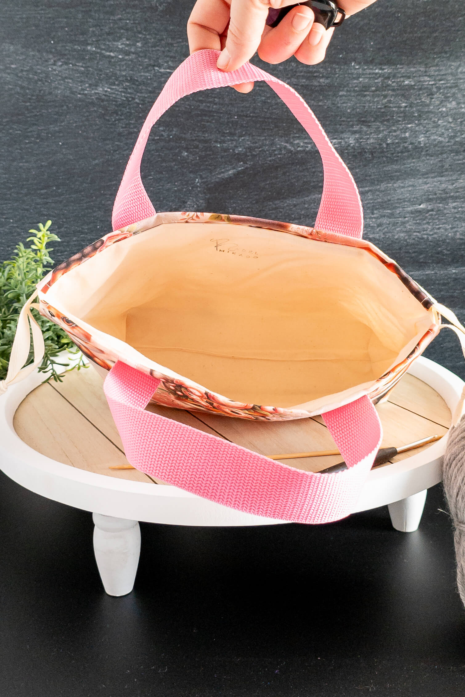 Innenansicht der Field Bag mit Volumenvlies-Futter – weich gepolstert und ideal für Wolle.