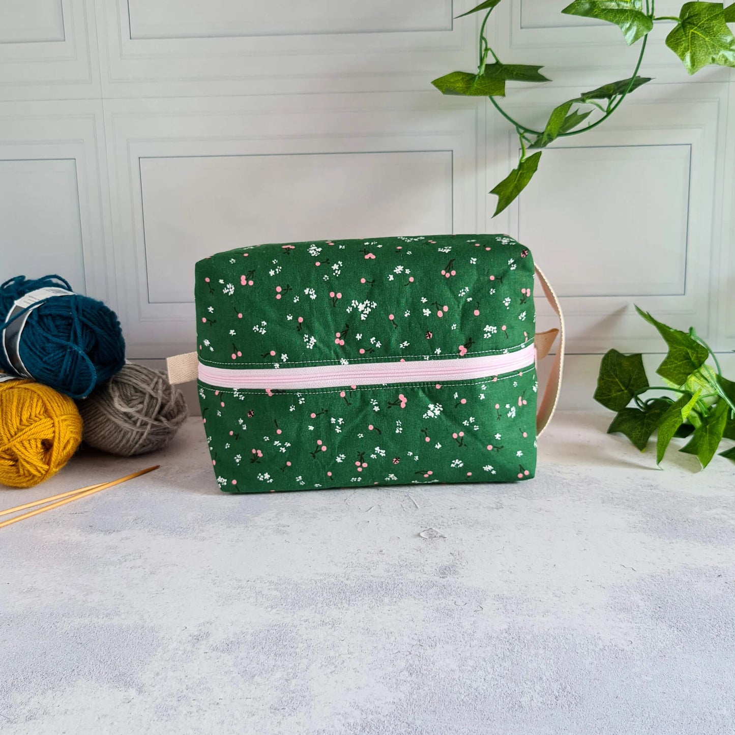 Grüne Mini-Kirschen - Boxy Bag Größe M