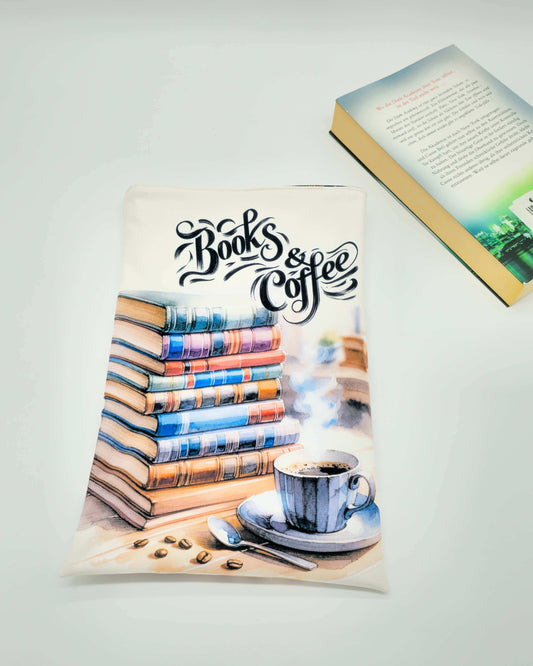 Doppelseitig nutzbare Buchhülle aus Softshell im Books & Coffee Design