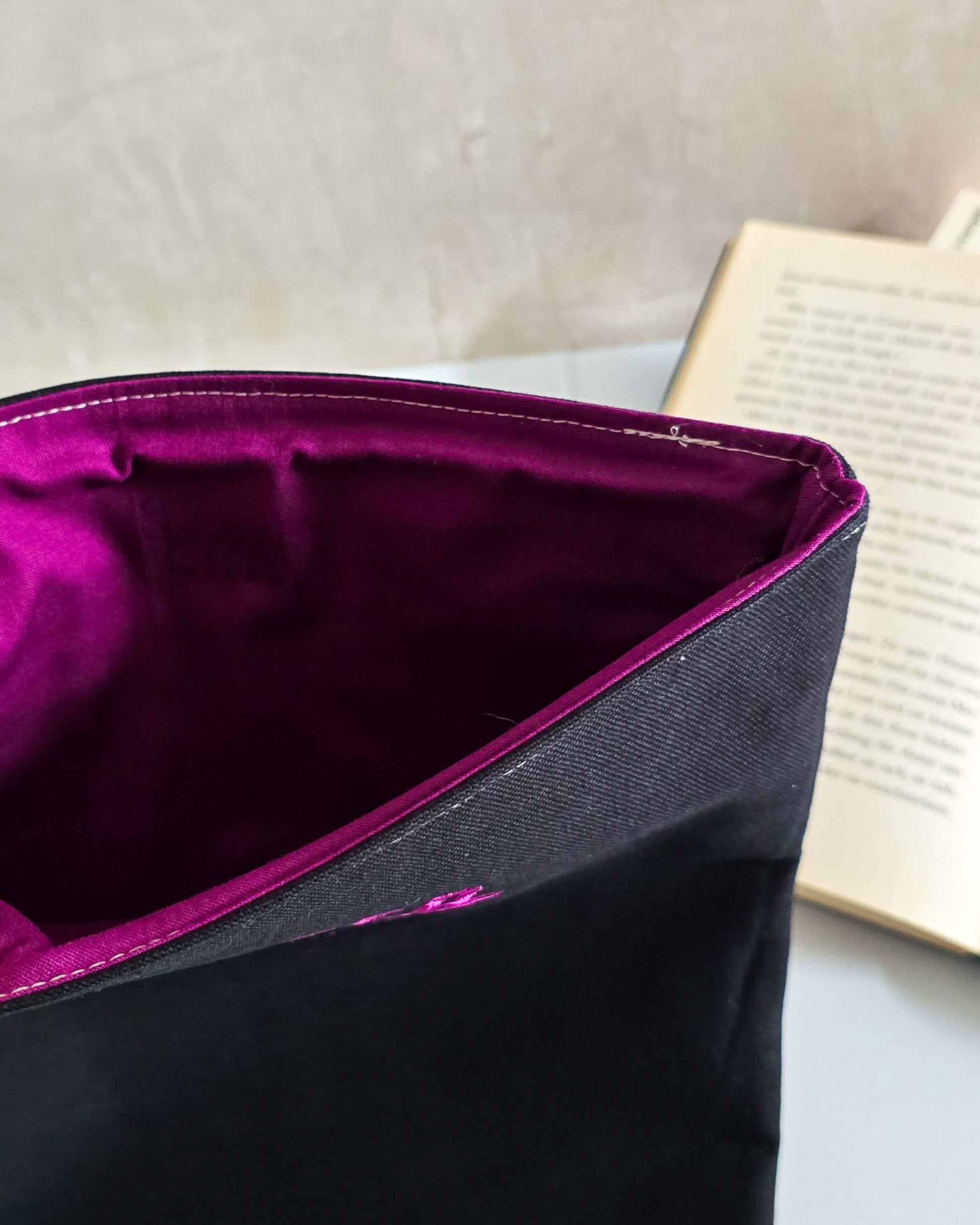 Buchhülle Limited Edition - Beere