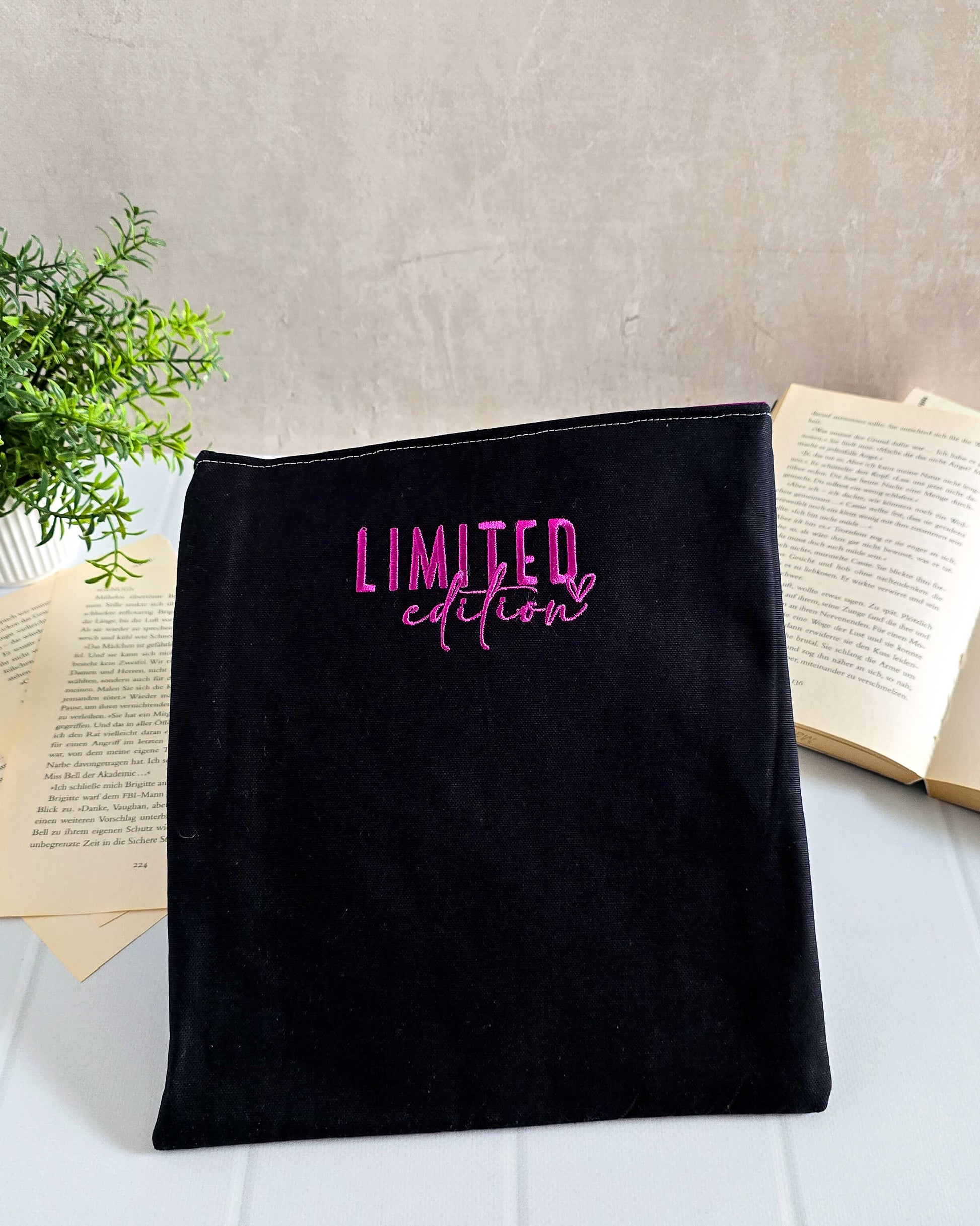 Buchhülle Limited Edition - Beere
