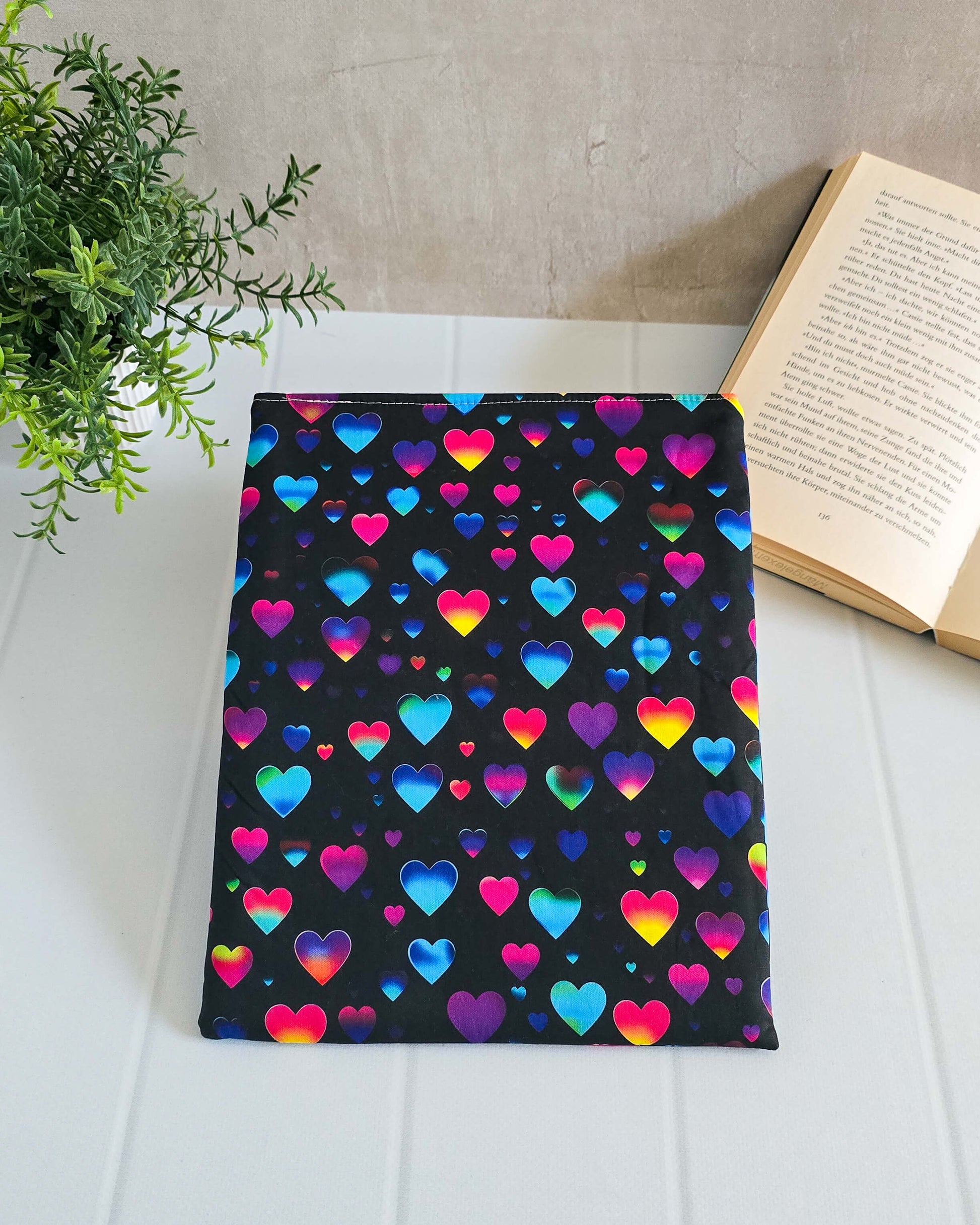 Buchhülle Rainbow Love