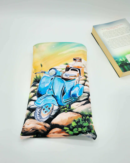 Innenansicht der Buchhülle mit kontrastierendem Stoff