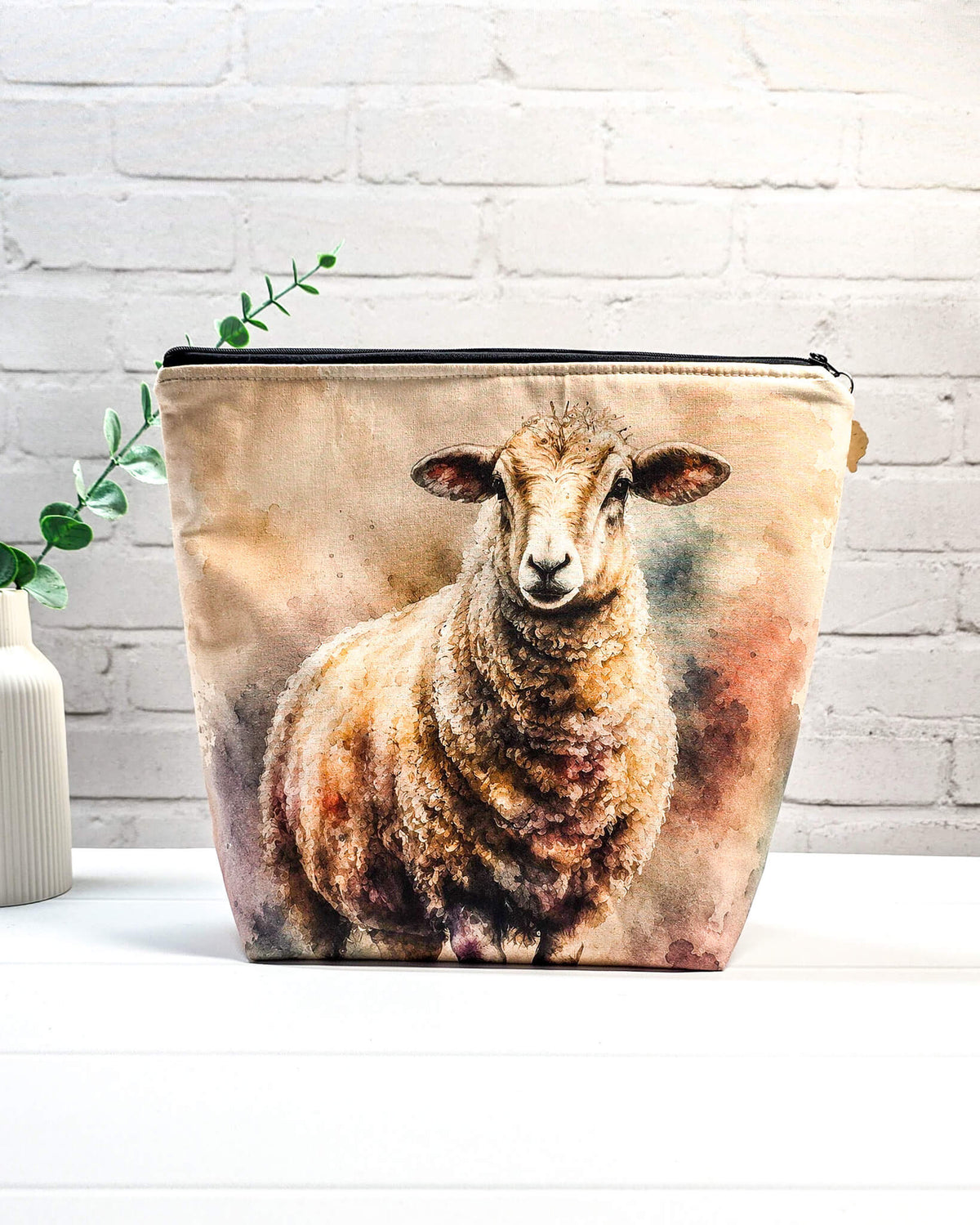 Stricktasche mit großem Schaf in warmen Beige-, Braun- und Rosétönen, handgenäht in Bayern von NadelMikado.