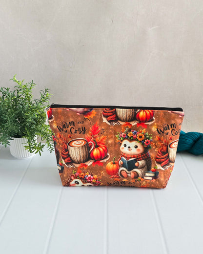 Projekttasche Cozy Hedgehog – Igel, Kürbisse & Herbstzauber