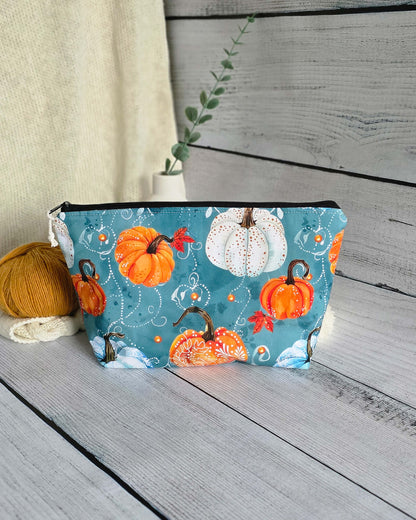 Knit’n Keep Projekttasche „Pumpkin Dreams“ – Herbst Edition - Nadelmikado - handgenäht aus Bayern
