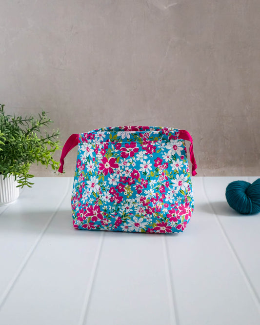 Lyra Bag - Blütenwirbel - kleiner Projektbeutel für Socken stricken