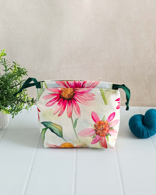Projekttasche Lyra Bag Daisy Bloom mit Blumenprint in Pink und Grün