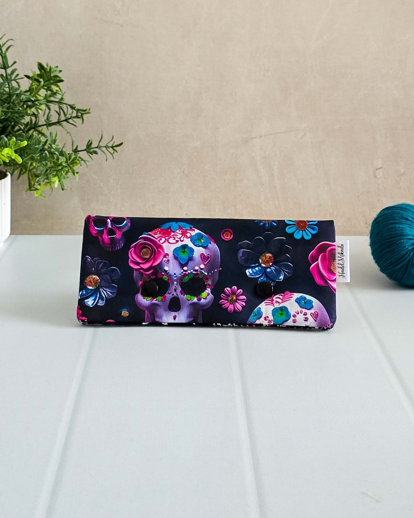 Projekttasche Sugar Skull – Totenköpfe & Rosen im Día-de-los-Muertos-Stil