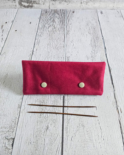 Nadelgarage 15 cm aus beerenfarbenem Canvas handgenäht in Bayern von Nadelmikado