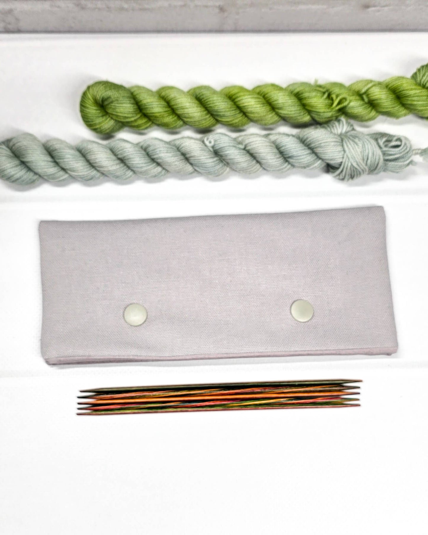 Nadelgarage 15 cm aus mausgrauem Canvas handgenäht in Bayern von Nadelmikado