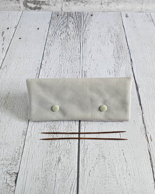 Nadelgarage 15 cm aus mausgrauem Canvas handgenäht in Bayern von Nadelmikado