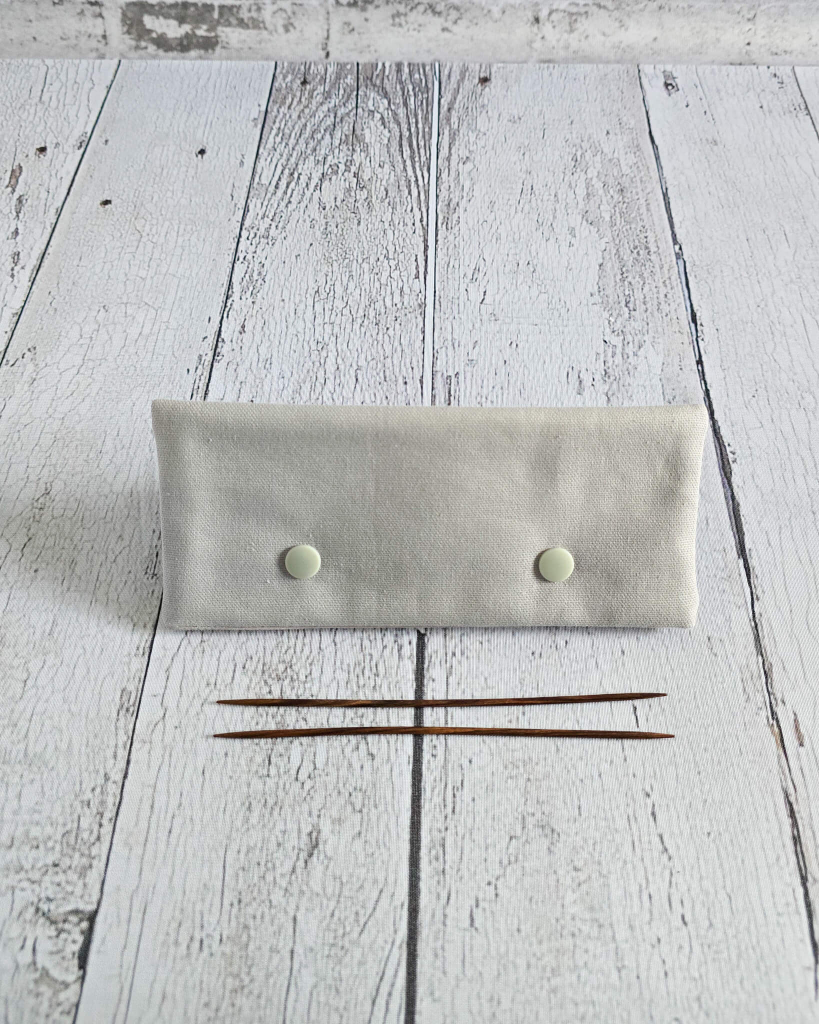 Nadelgarage 15 cm aus mausgrauem Canvas handgenäht in Bayern von Nadelmikado