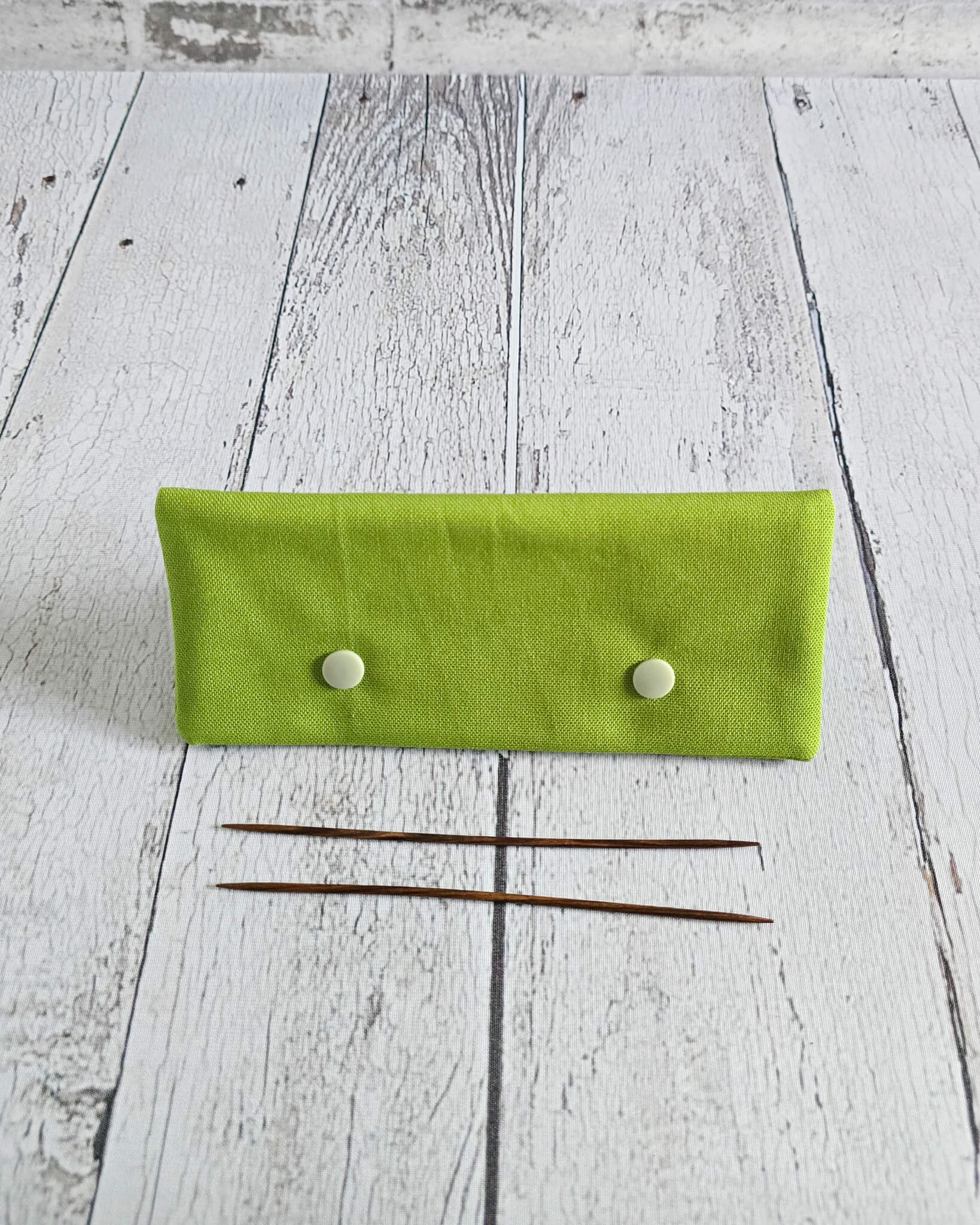 Nadelgarage 15 cm aus moosgrünem Canvas handgenäht in Bayern von Nadelmikado