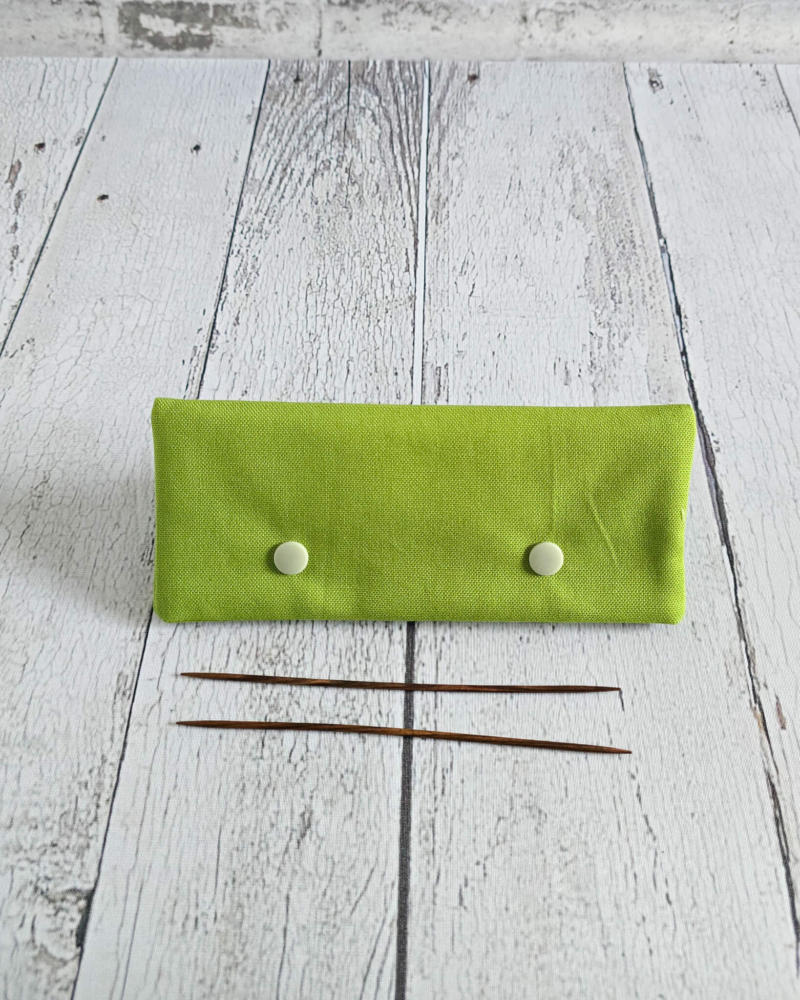 Nadelgarage 15 cm aus moosgrünem Canvas handgenäht in Bayern von Nadelmikado