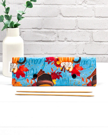 Nadelgarage 20 cm Pumpkin Treats – herbstliches Design mit Kürbissen und Cupcakes, handgemacht in Bayern von Nadelmikado