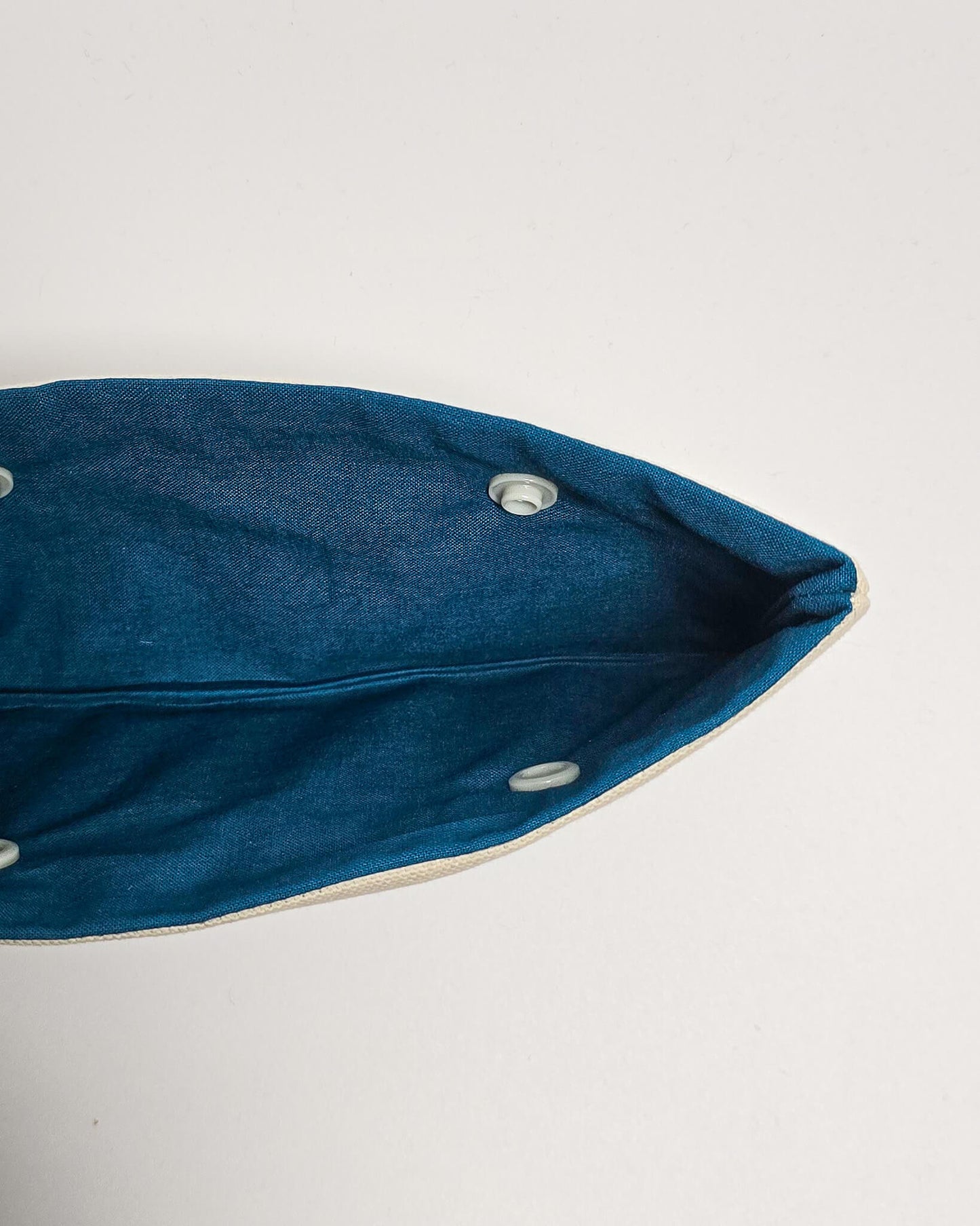 Nadelgarage mit Monogramm - petrol – Nadelmikado – handgenäht in Bayern