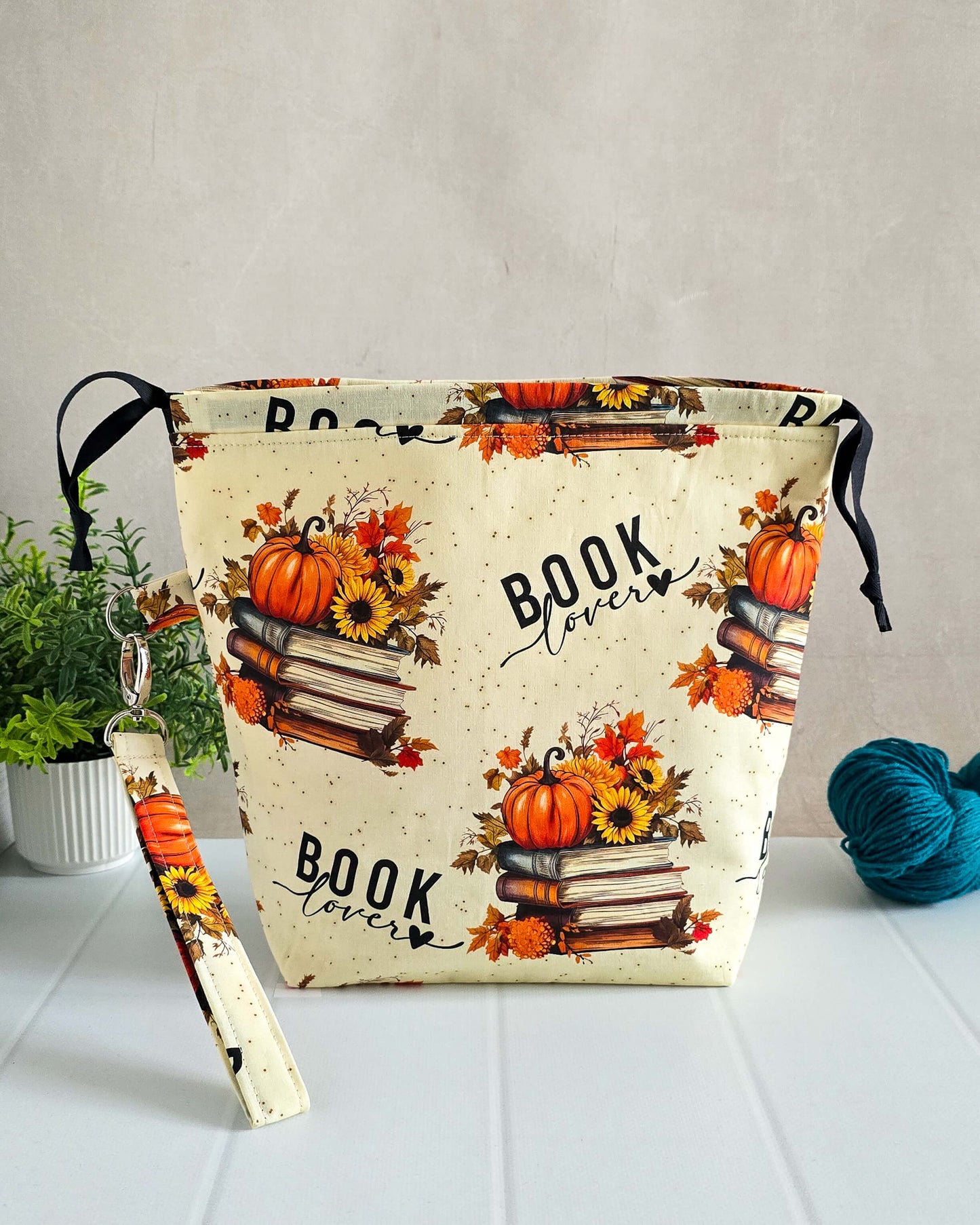 Projekttasche Book Lover – Bücher, Kürbisse & Sonnenblumen