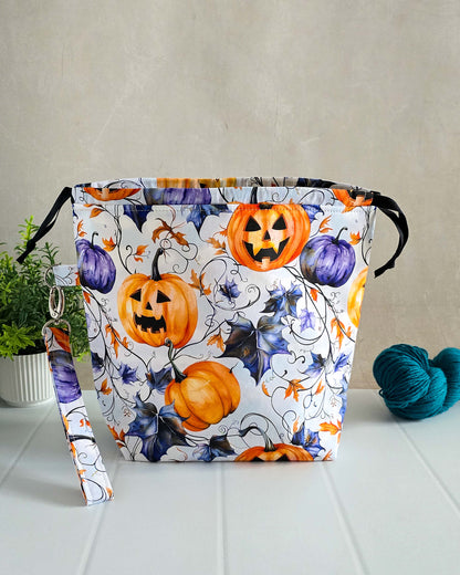 Projekttasche Elegant Pumpkin – Kürbisse & Blätter auf Weiß