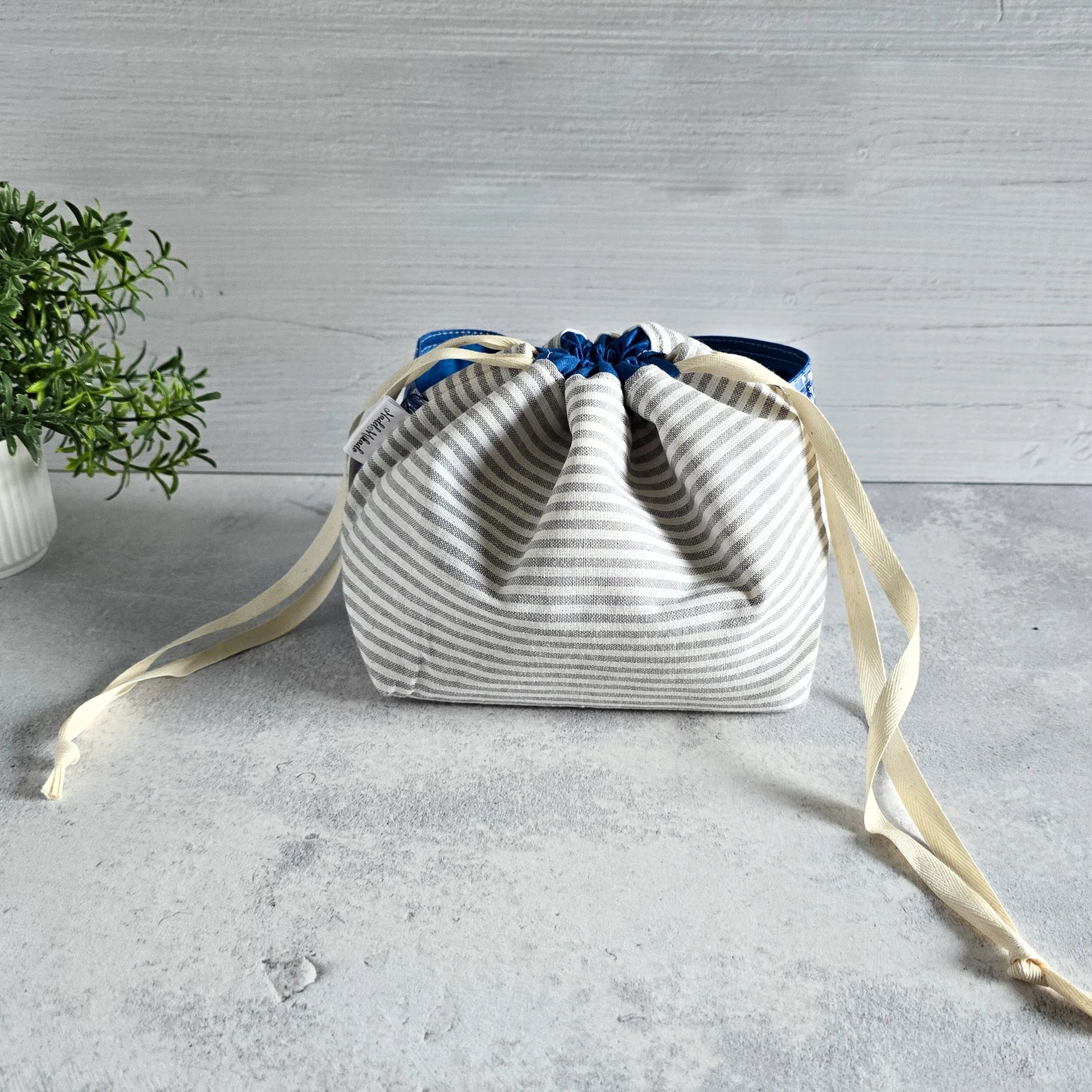 {{ Projekttasche Project bag for knitters Stricktasche Handarbeitstasche Strickprojekttasche knitting project bag}}