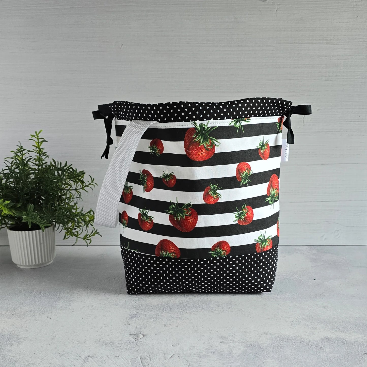 {{ Projekttasche Project bag for knitters Stricktasche Handarbeitstasche Strickprojekttasche knitting project bag}}