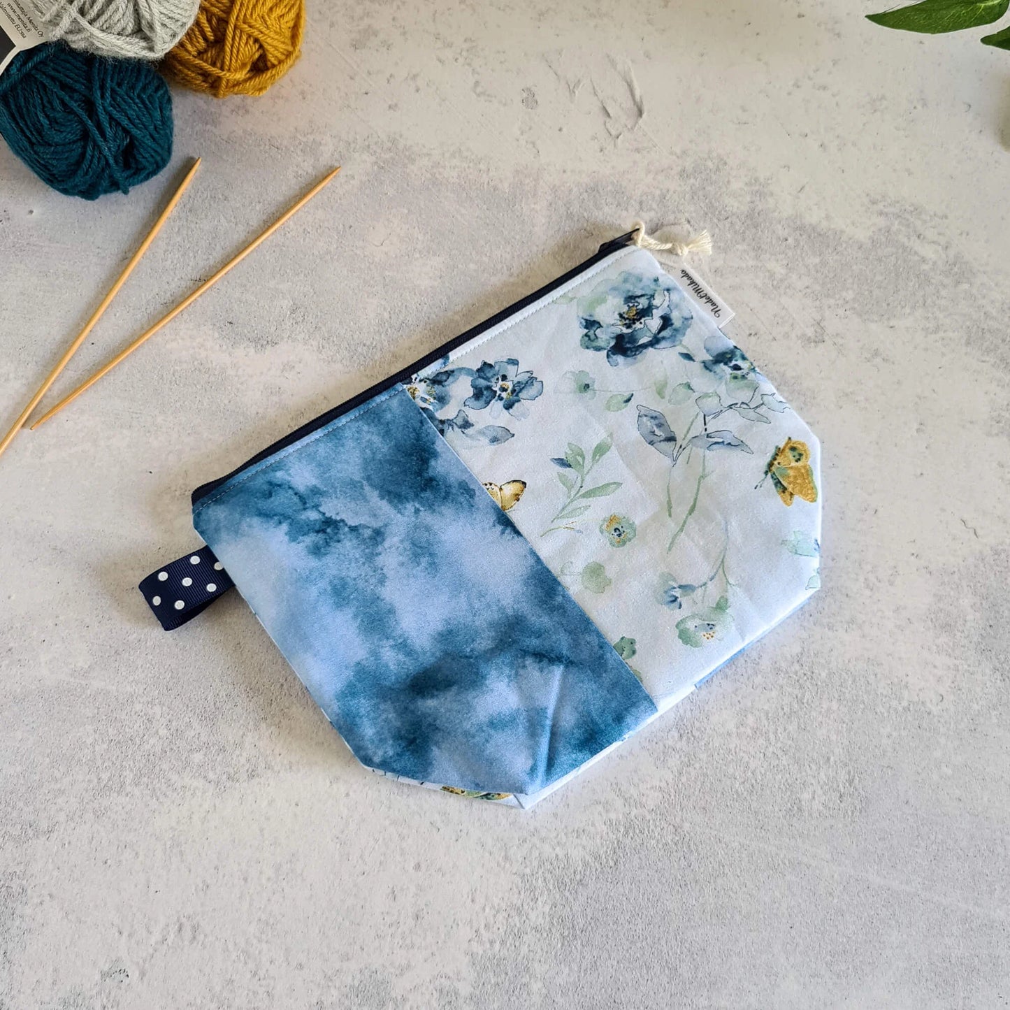 Projekttasche für Strickzeug "Blaue Blumen"