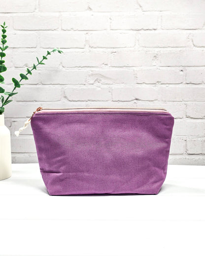 Canvas-Projekttasche mit Lavendel-Teetassen-Innenstoff – Nadelmikado, handgenäht in Bayern