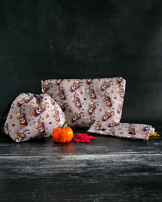 Halloween Projekttaschen – Skull Coffee Becher mit Kürbissen & Geistern
