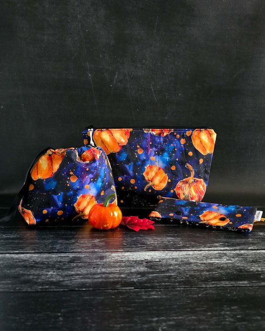 Projekttasche Cosmic Pumpkin – Kürbisse im Galaxie-Design