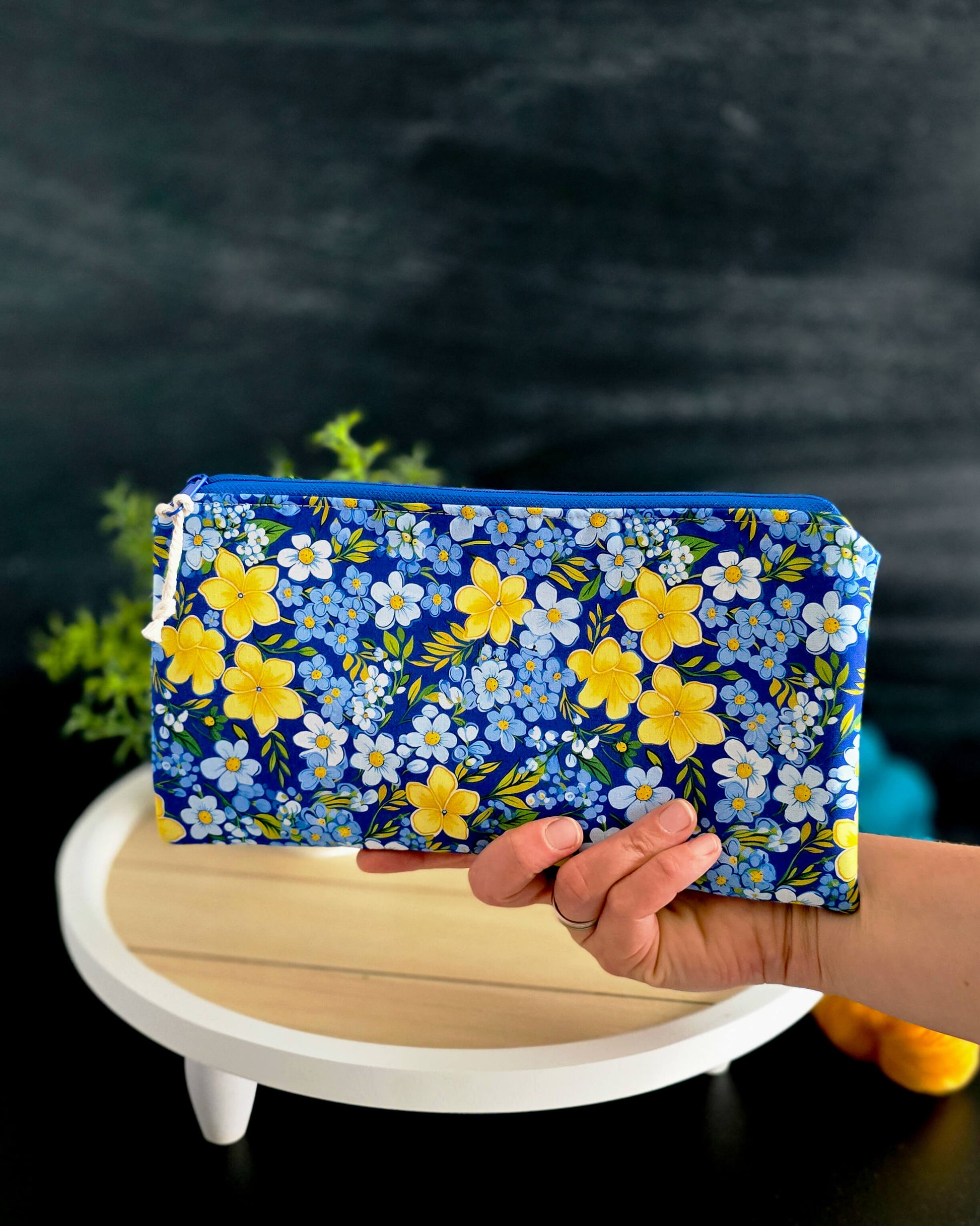 Zubehörtasche Blue Bloom aus Baumwolle mit Blumenmuster