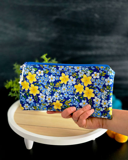 Zubehörtasche Blue Bloom aus Baumwolle mit Blumenmuster