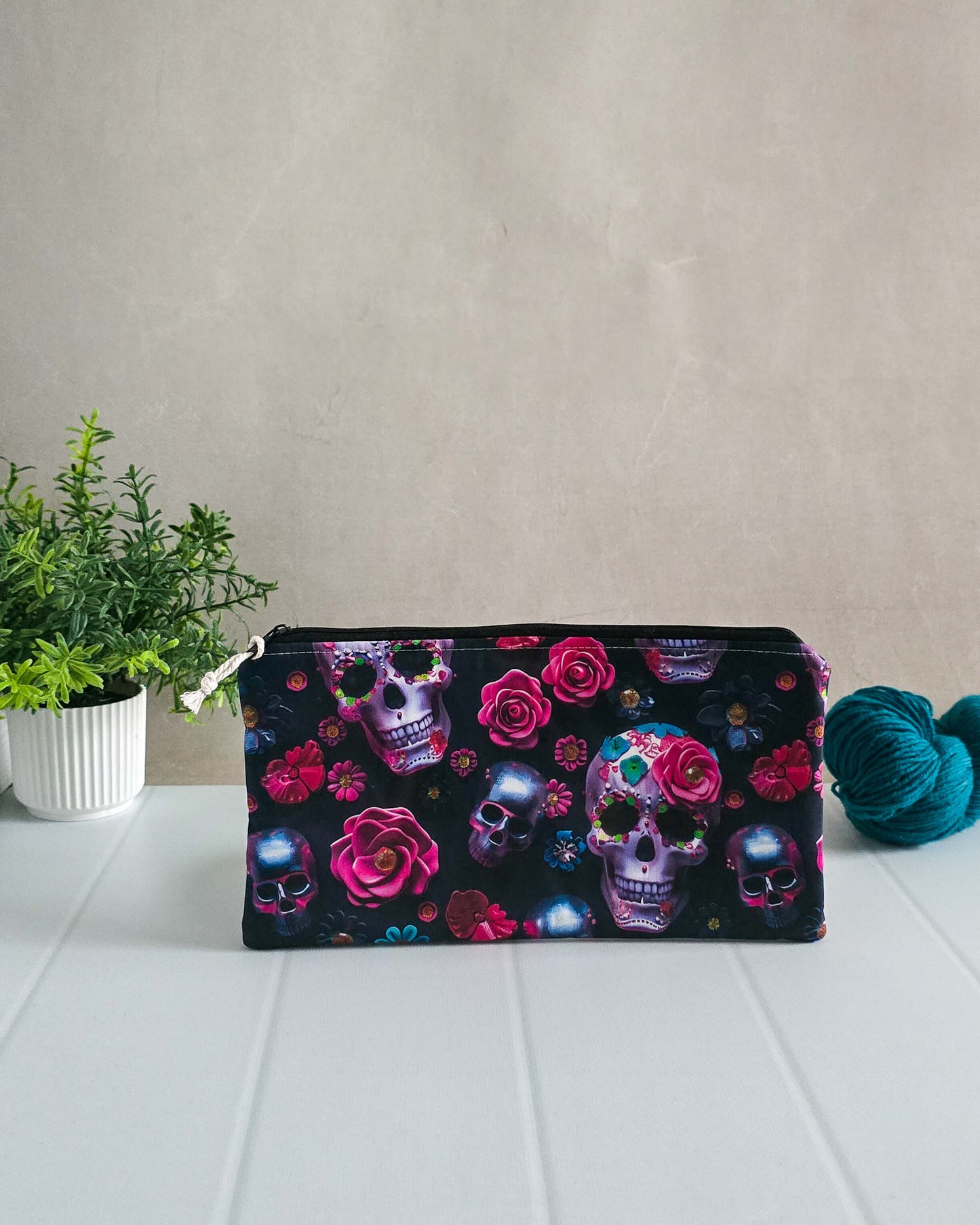 Projekttasche Sugar Skull – Totenköpfe & Rosen im Día-de-los-Muertos-Stil