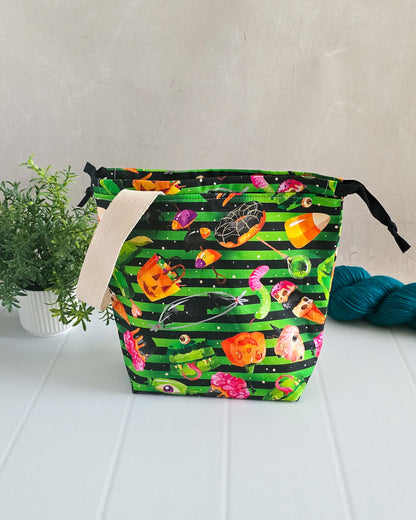 Halloween Projekttaschen – Grüne Streifen mit gruseligen Süßigkeiten & Motiven