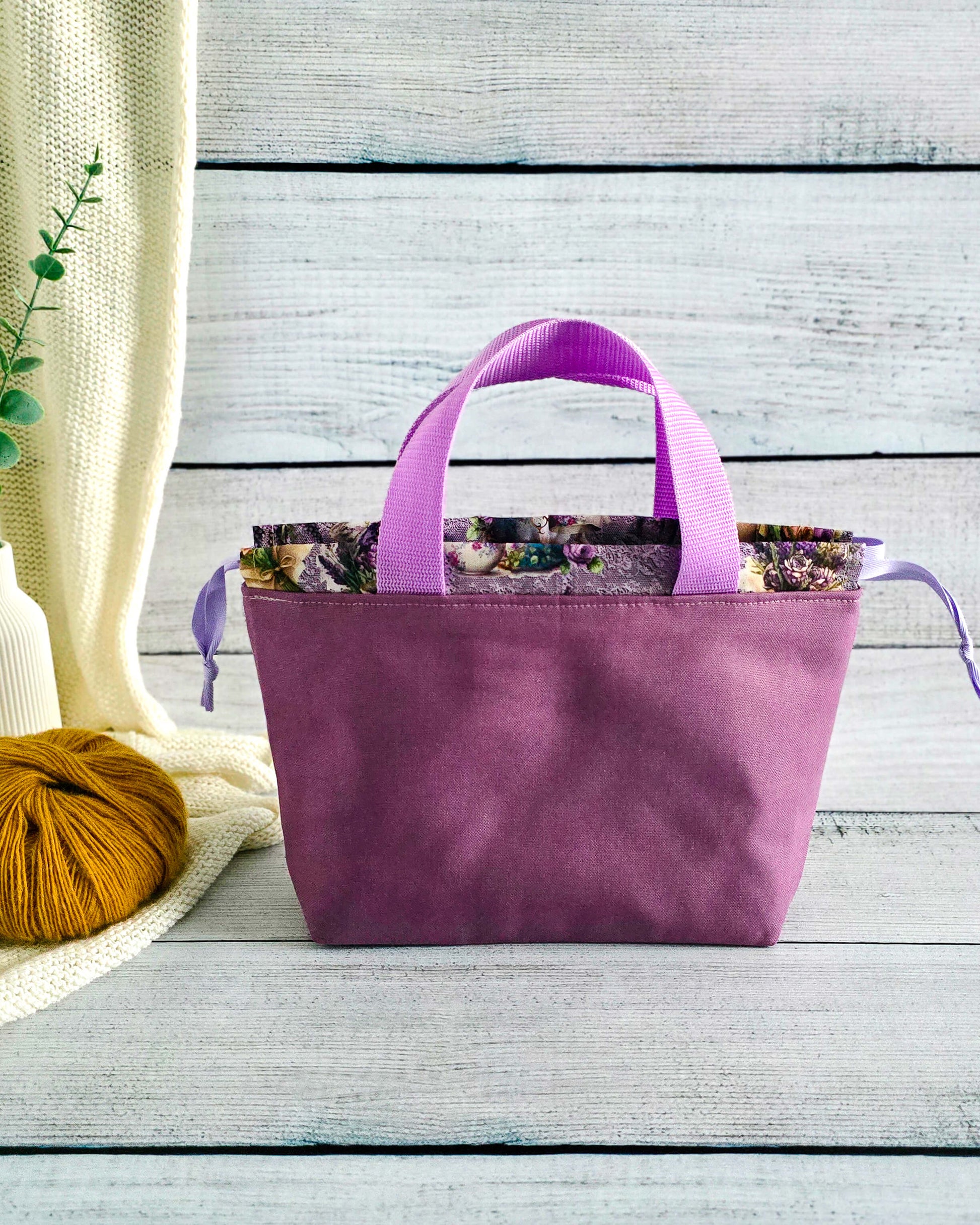 Alva Bag Berry Canvas & Lavender Tea Cups – handgenäht in Bayern von Nadelmikado