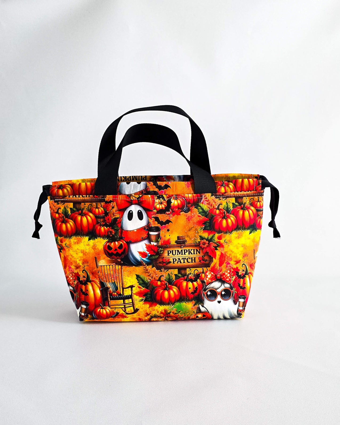 Alva Bag Pumpkin Patch, handgenähte Projekttasche mit Kürbissen und Geistern aus Bayern von Nadelmikado
