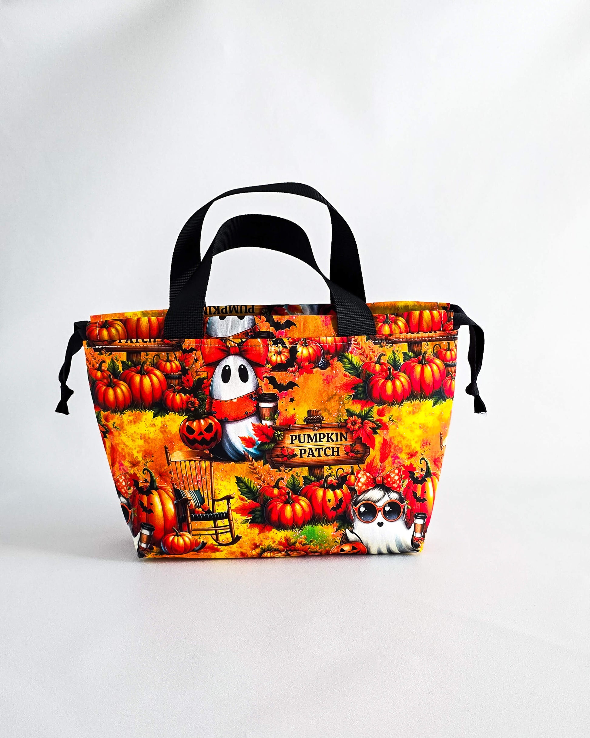 Alva Bag Pumpkin Patch, handgenähte Projekttasche mit Kürbissen und Geistern aus Bayern von Nadelmikado