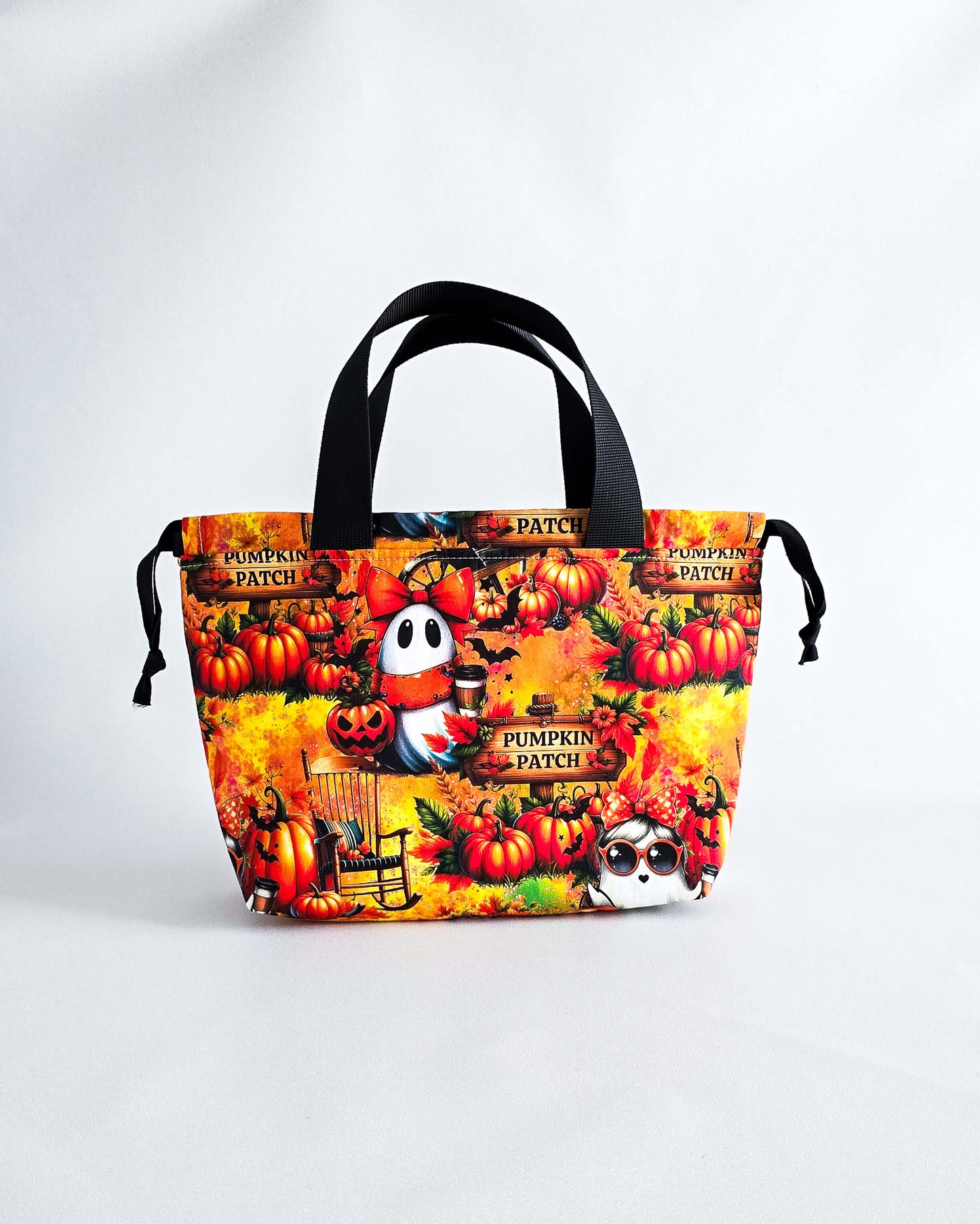 Alva Bag Pumpkin Patch, handgenähte Projekttasche mit Kürbissen und Geistern aus Bayern von Nadelmikado