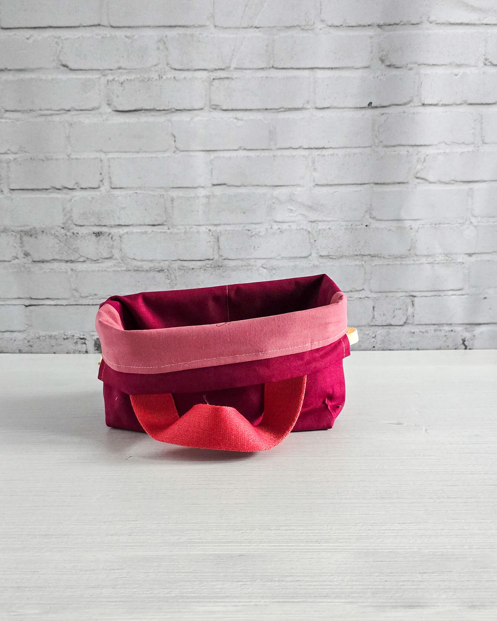 Projekttasche Alva S Canvas Beere - handgenäht in Bayern von Nadelmikado