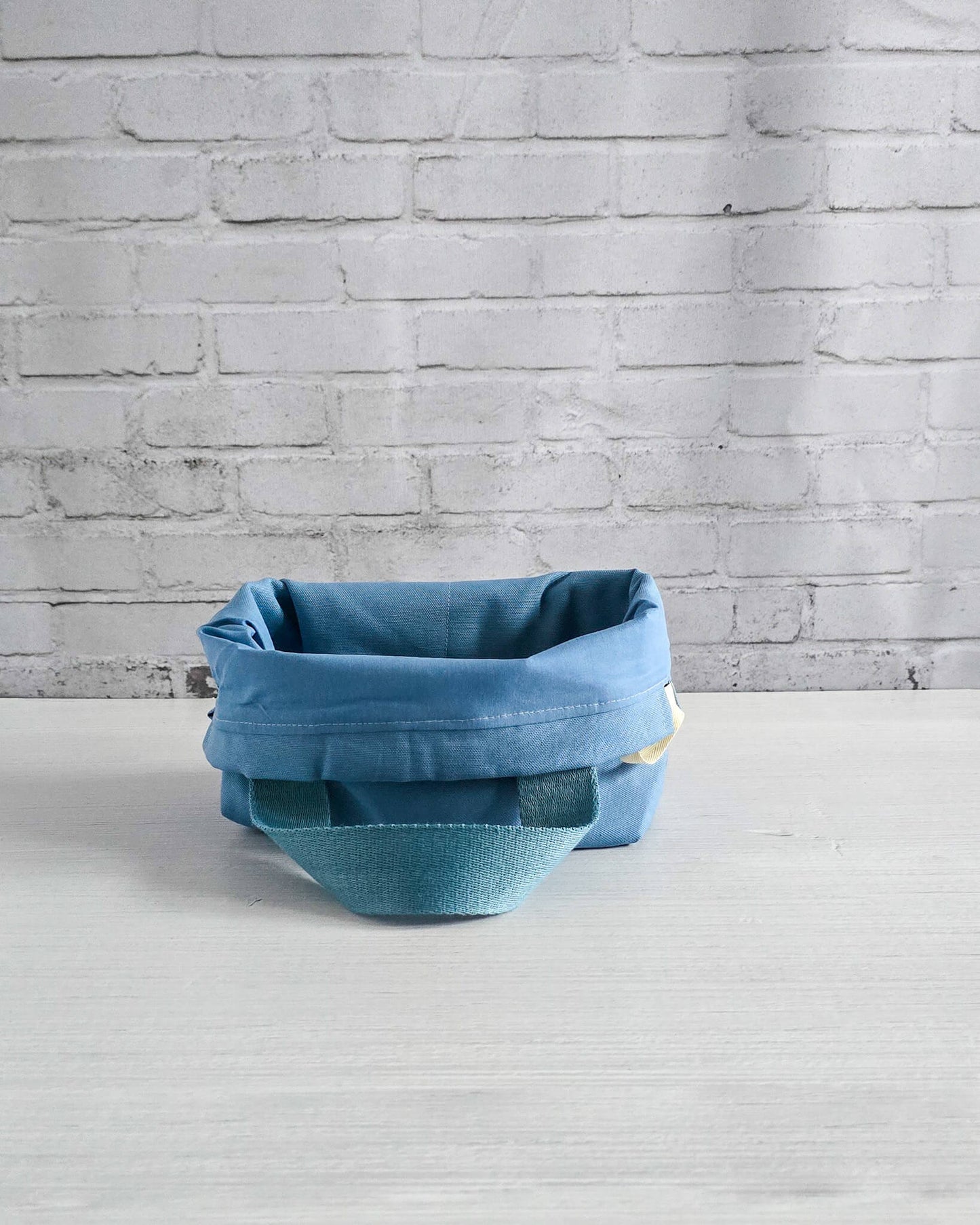 Alva Bag S aus Canvas in Blau – Projekttasche handgenäht in Bayern von Nadelmikado