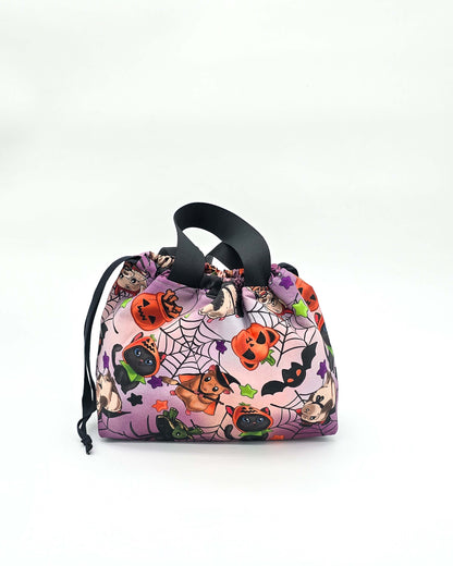 Alva Bag Spooky Paws – Projekttasche mit Halloween-Kätzchen und Kürbissen, handgenäht in Bayern von Nadelmikado