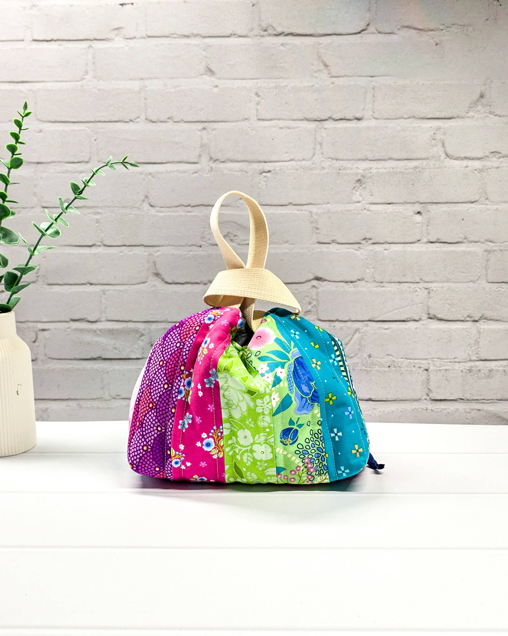 Alva S Projekttasche Patchwork Blumen Nadelmikado - handgenäht in Bayern 