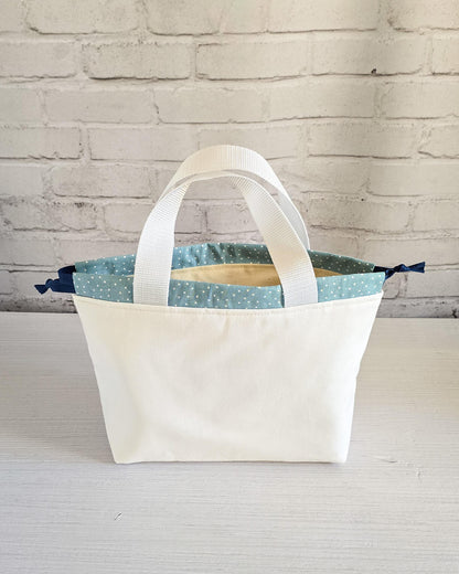 Alva Bag S mit bunter Schaf Stickerei – limitierte Projekttasche von Nadelmikado - handgenäht in Bayern