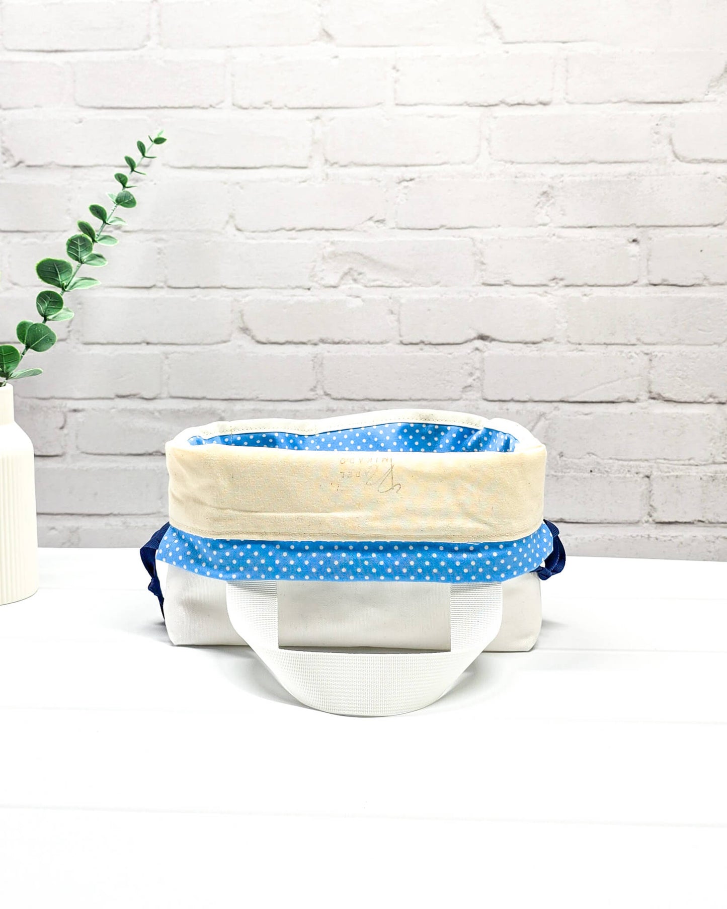 Alva Bag S mit bunter Schaf Stickerei – limitierte Projekttasche von Nadelmikado - handgenäht in Bayern