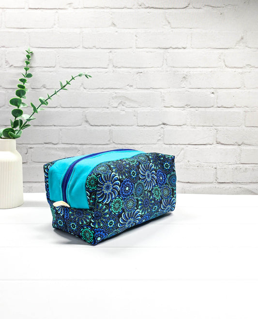 Fenja Projekttasche M Boxy Bag türkis floral handgenäht Bayern von Nadelmikado