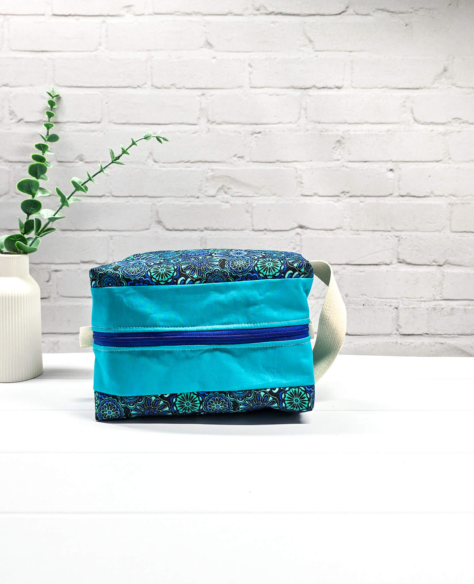 Fenja Projekttasche M Boxy Bag türkis floral handgenäht Bayern von Nadelmikado