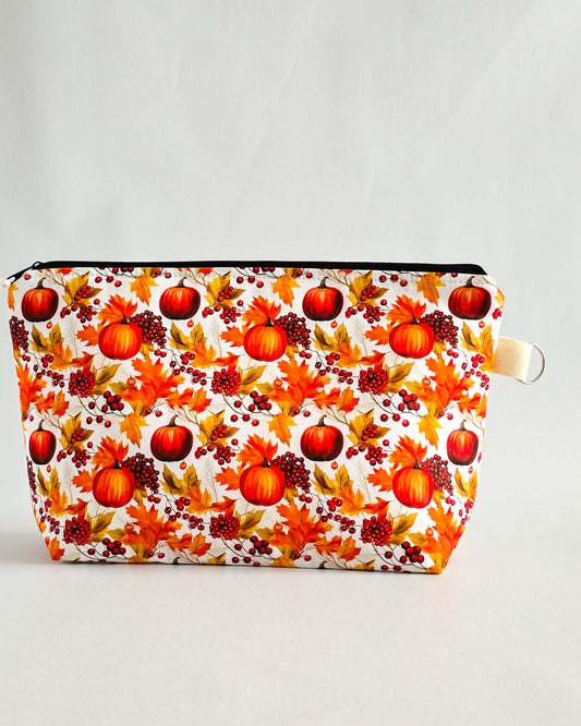 Isvind Bag Autumn Harvest – Projekttasche mit Kürbisdesign, handgenäht in Bayern von Nadelmikado